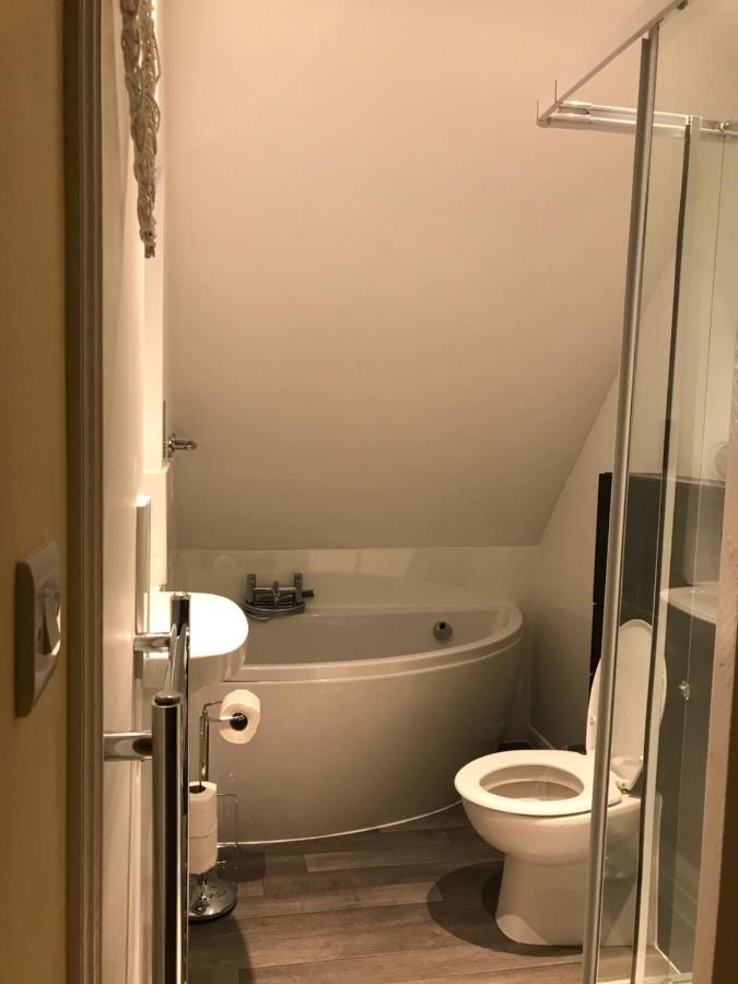 Whitby Spacious Rugby Field Cottage With Off-Street Parking And Ev Fast Point For Electric Cars Ngoại thất bức ảnh