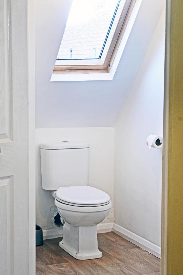 Whitby Spacious Rugby Field Cottage With Off-Street Parking And Ev Fast Point For Electric Cars Ngoại thất bức ảnh