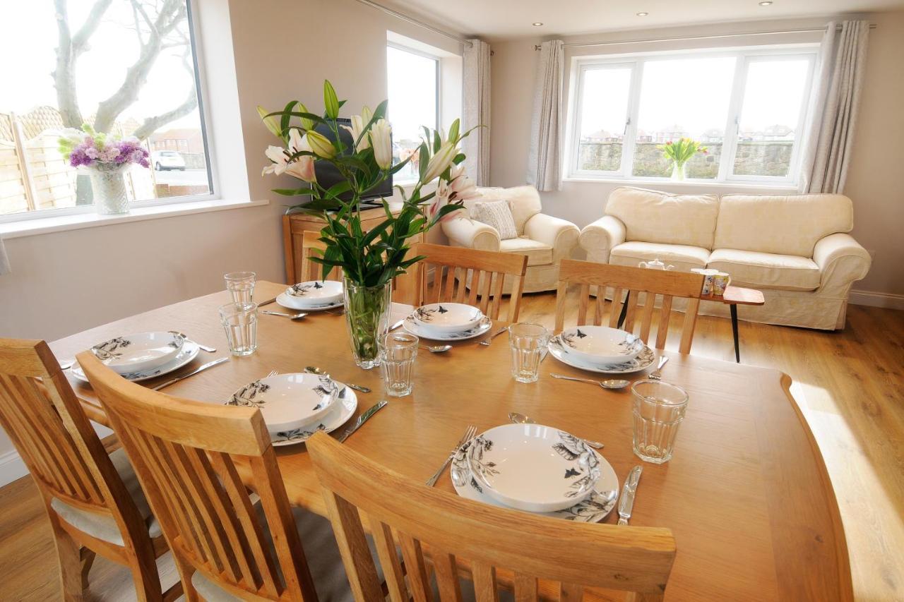 Whitby Spacious Rugby Field Cottage With Off-Street Parking And Ev Fast Point For Electric Cars Ngoại thất bức ảnh